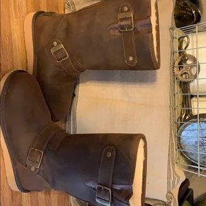 New with tags Leather Ugg boots